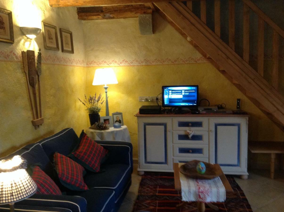 East Wind Bed & Breakfast Medea Exterior foto